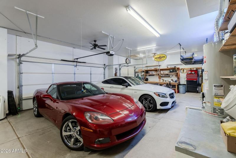 041_Huge 4 Car Garage