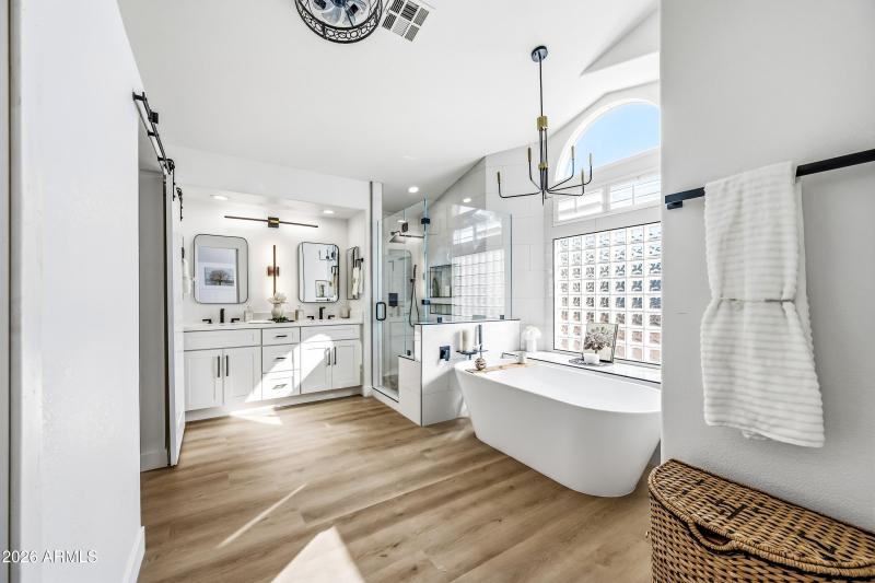 Master Bathroom with Soaker Tub