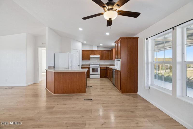 10-web-or-mls-53040-w-whirly-bird-rd