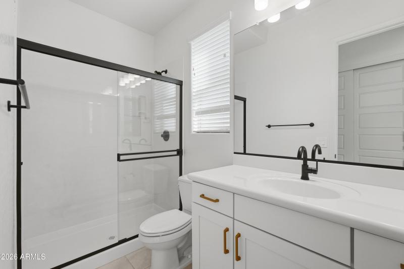 Downstairs 2nd Ensuite to bedroom