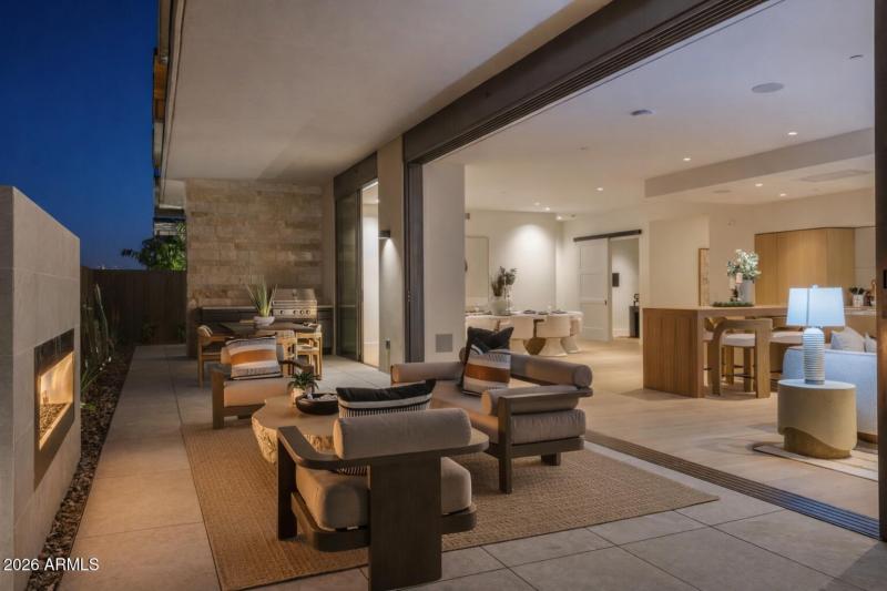 4849 N CAMELBACK RIDGE DR B108