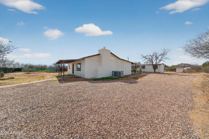 Exterior - 443 N Calle Quarto-3