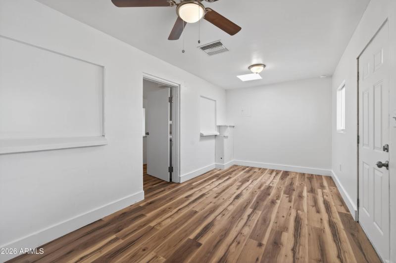 Interior - 443 N Calle Quarto-12