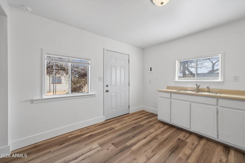 Interior Casita - 443 N Calle Quarto-1