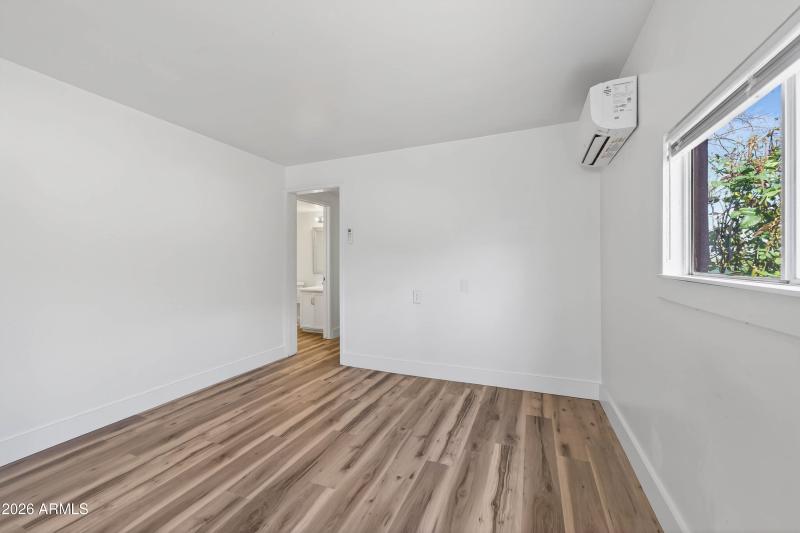 Interior Casita - 443 N Calle Quarto-3