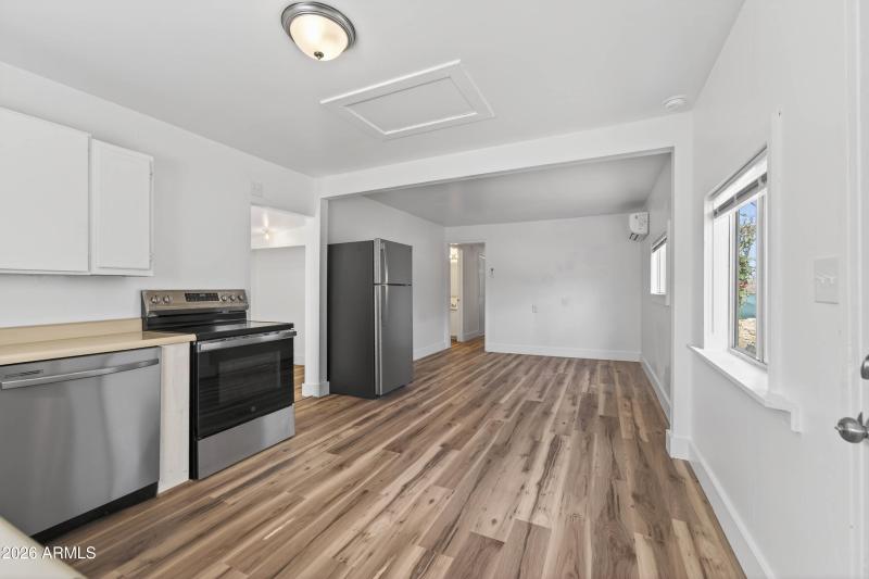 Interior Casita - 443 N Calle Quarto-4