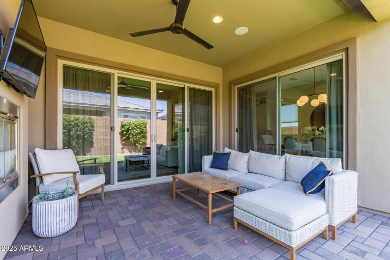 Outdoor Patio w/ Fireplace