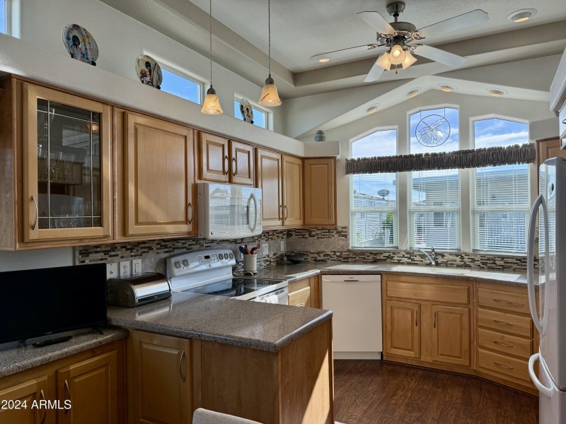 7750 E. Broadway Rd. #776