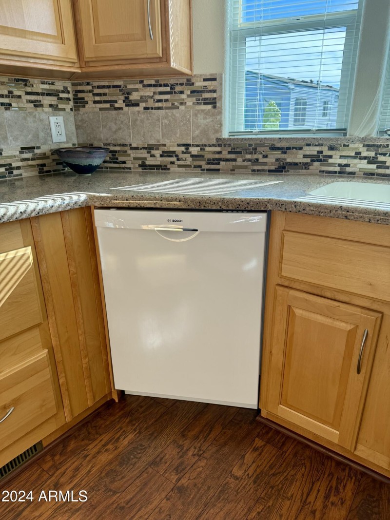 7750 E. Broadway Rd. #776