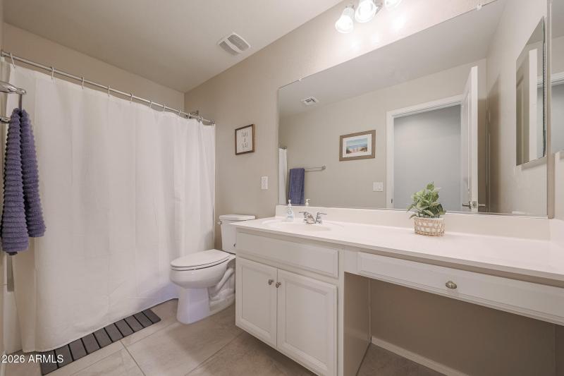 Full Bathroom 2