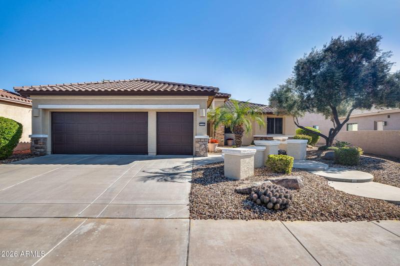 4-web-or-mls-Exterior-3