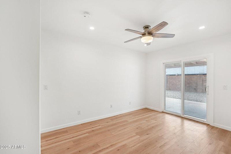 28-web-or-mls-E Cheery Lynn Rd-S2009-028