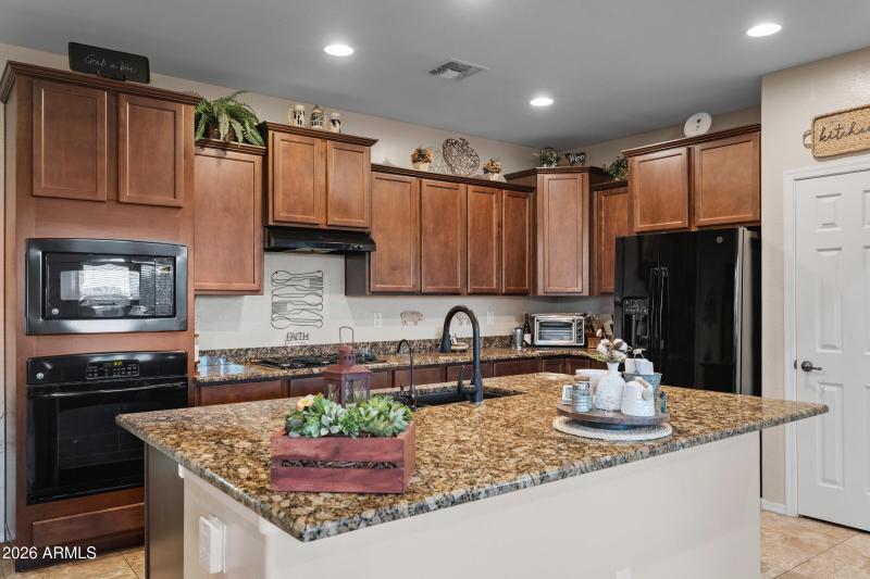 42774 W Darter Dr-11