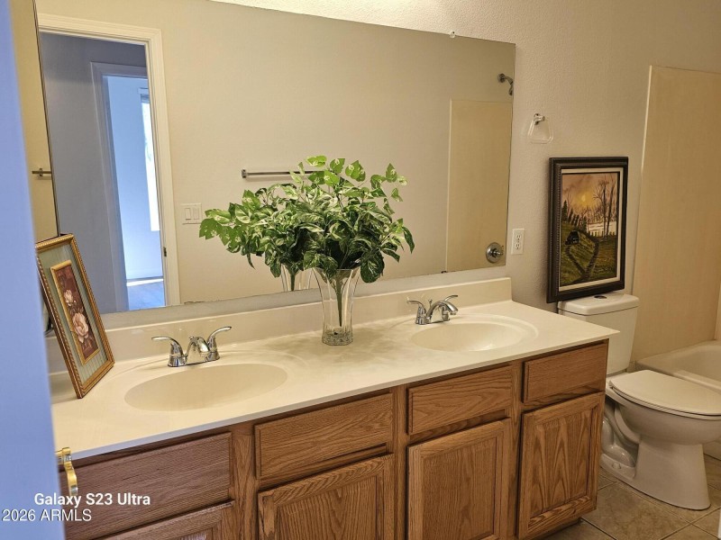 full hall ba with tub&shower combo.