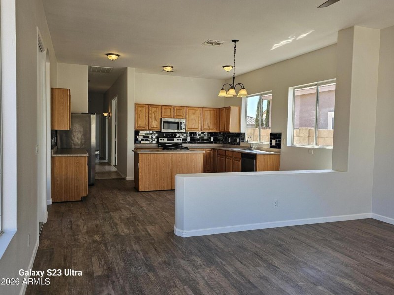 spacious fr ready for entertainment