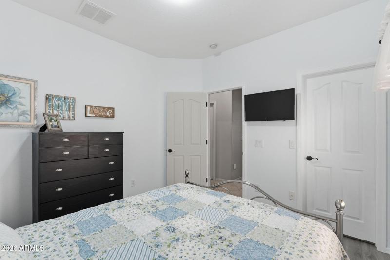 Additional Bedroom031_ListerPros