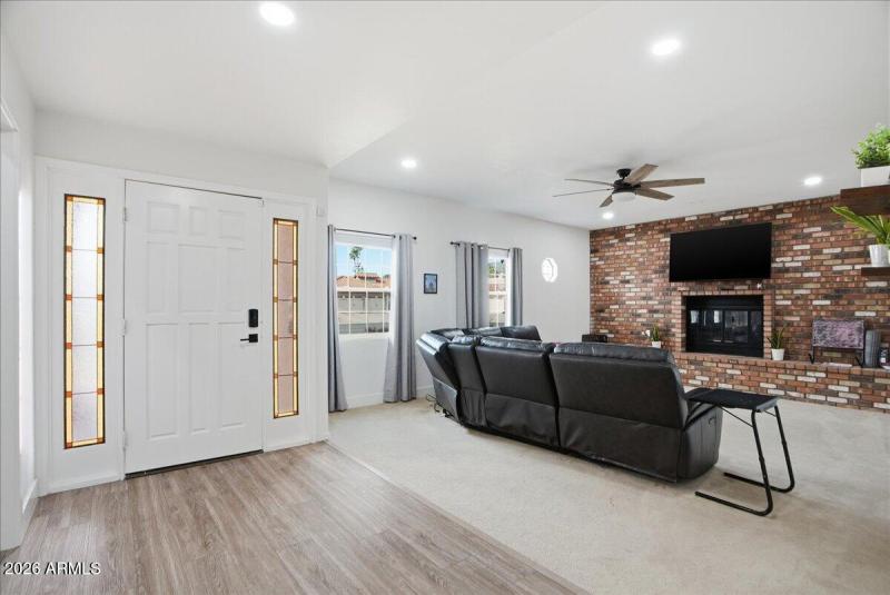 10-12627 S 38th Pl_RedHogMedia