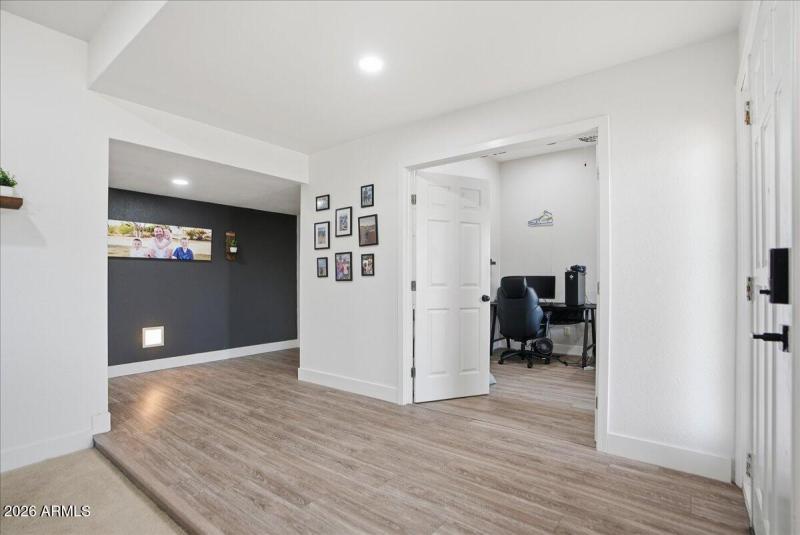 12-12627 S 38th Pl_RedHogMedia