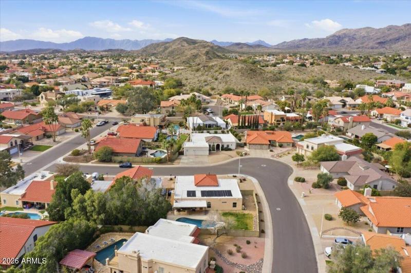 58-12627 S 38th Pl_RedHogMedia