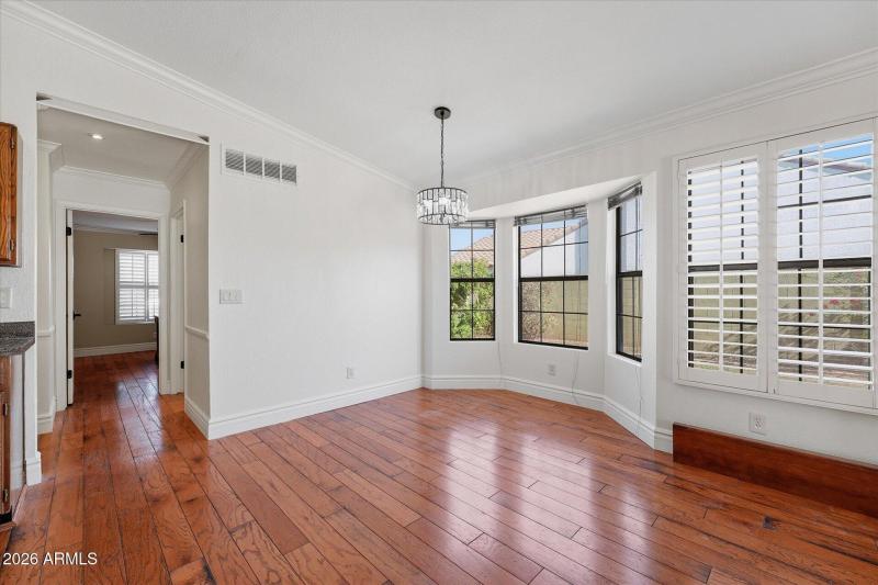 21-021-breakfast-nook