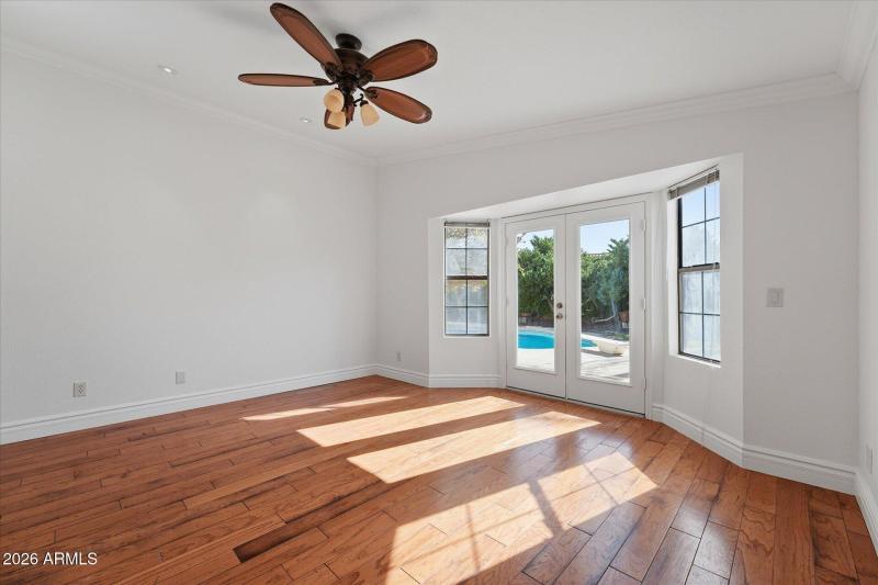 22-022-primary-bedroom