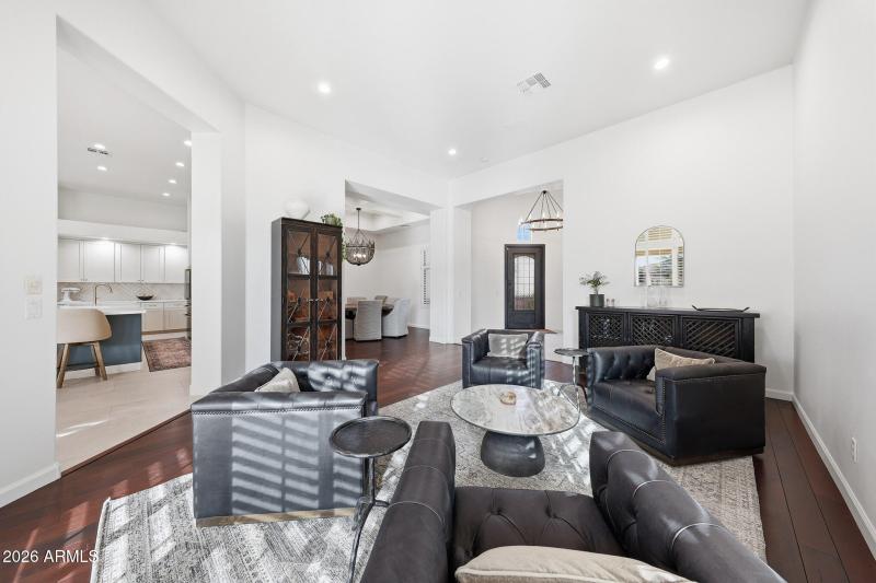 Lounge/parlor