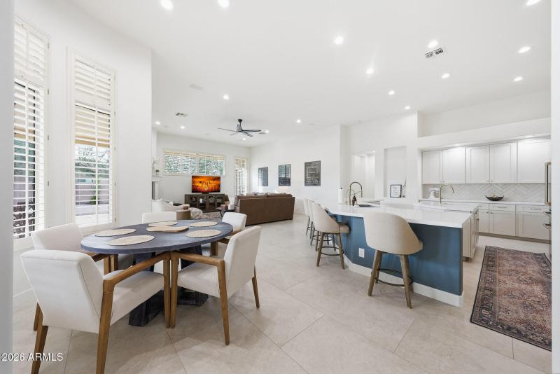 Eat-in kitchen