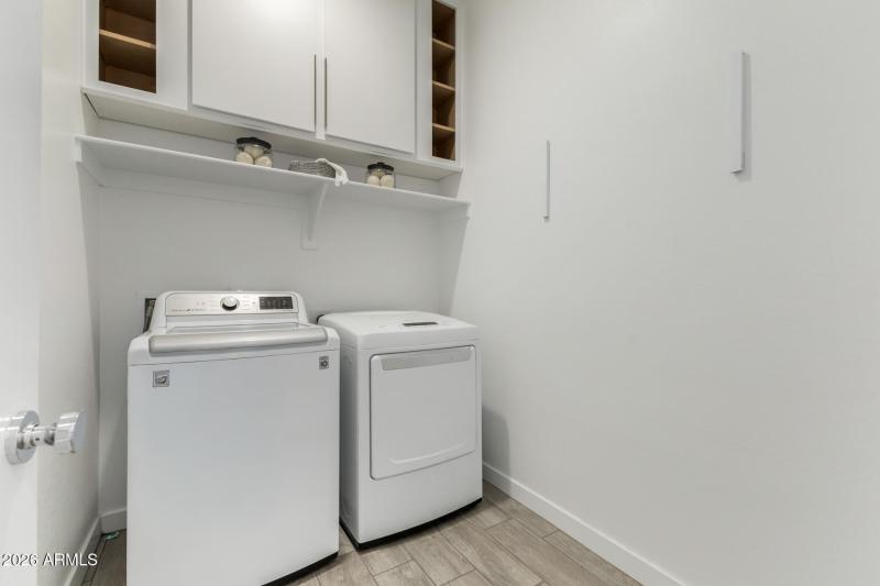 laundry w/ cabinets