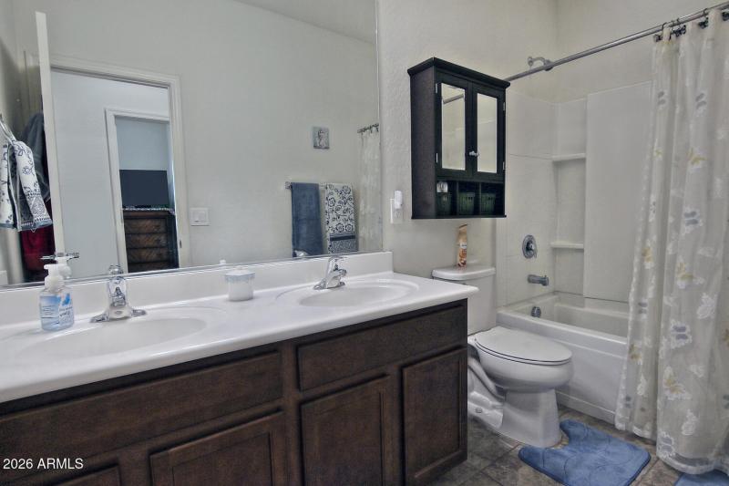 5484 W Patriot Way Florence AZ-large-031