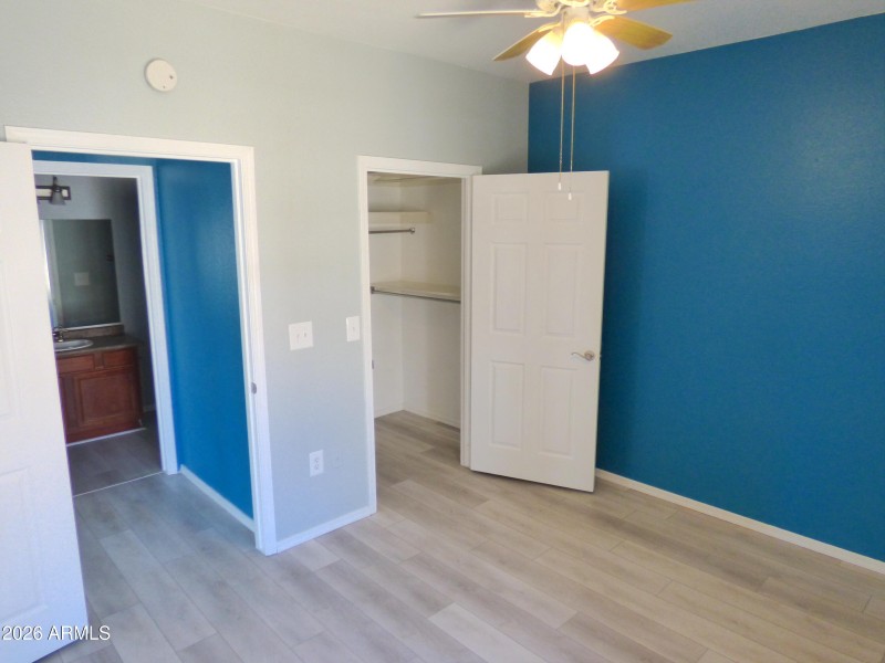 BEDROOM W: WALKIN CLOSET
