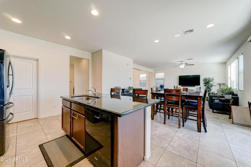 35587 N Donovan Dr-6