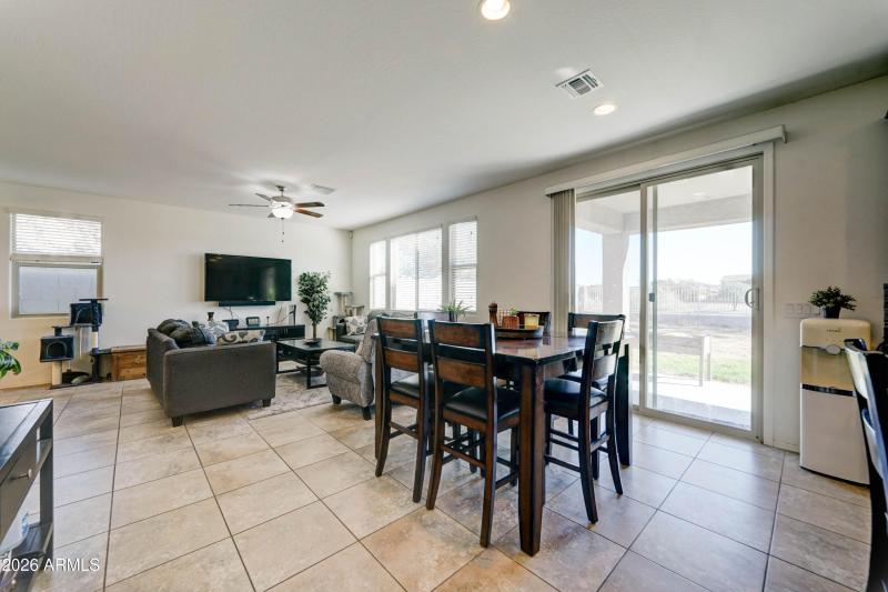 35587 N Donovan Dr-14