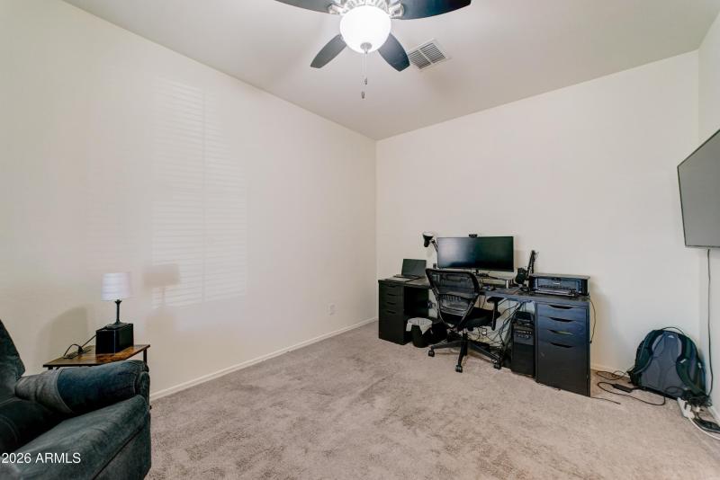 35587 N Donovan Dr-17