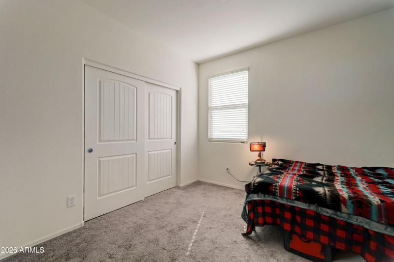 35587 N Donovan Dr-34