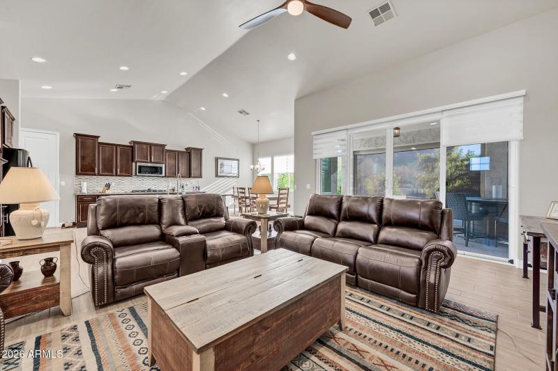 565 W Perkins St-15_(2048)