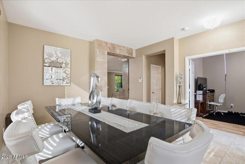 06-2414 W Florentine Rd_RedHogMedia