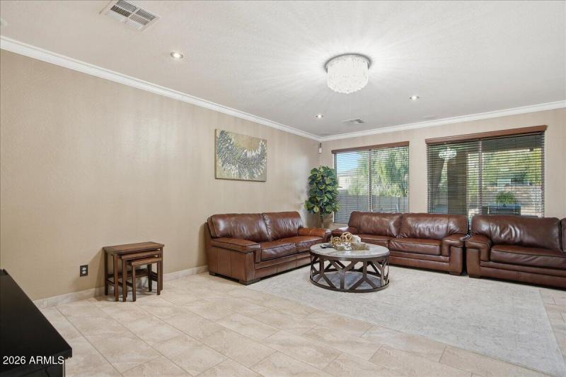 07-2414 W Florentine Rd_RedHogMedia