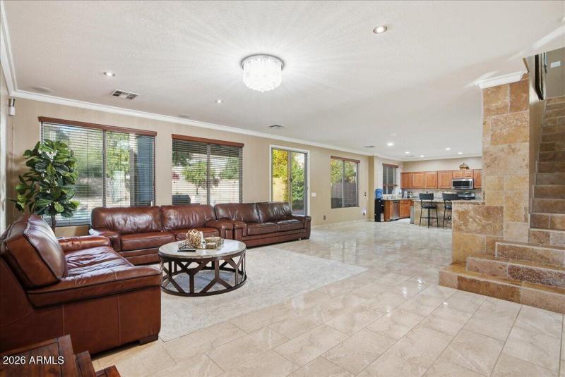 08-2414 W Florentine Rd_RedHogMedia