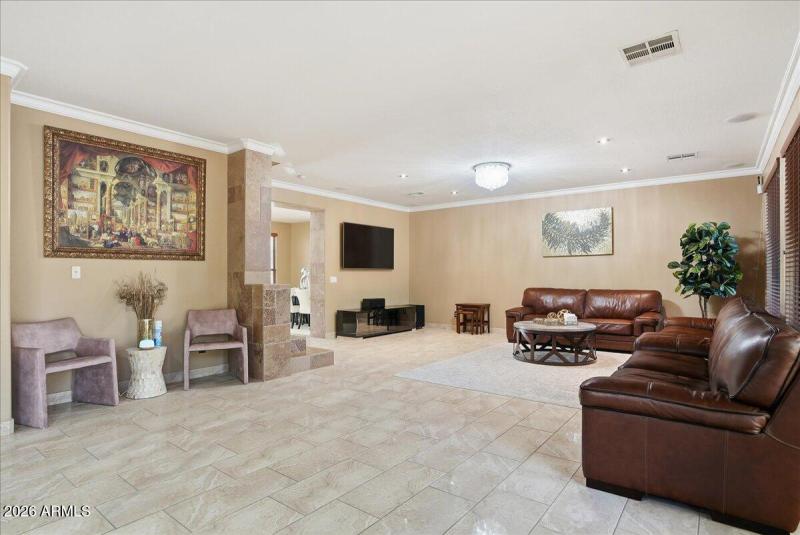 09-2414 W Florentine Rd_RedHogMedia