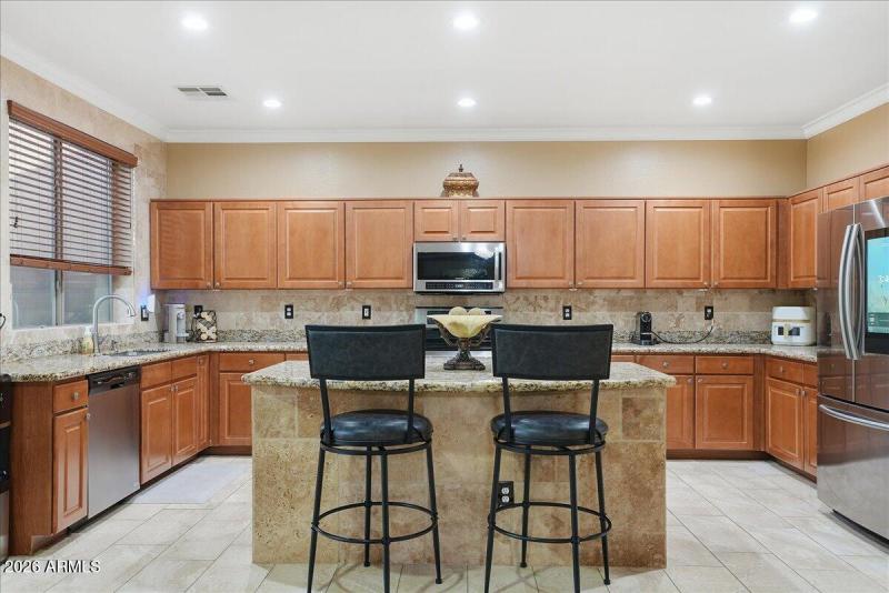 10-2414 W Florentine Rd_RedHogMedia