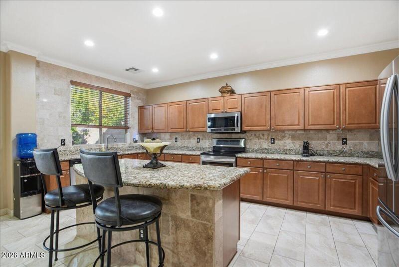 16-2414 W Florentine Rd_RedHogMedia