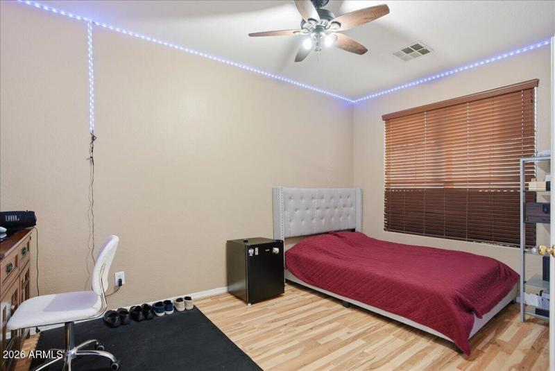 17-2414 W Florentine Rd_RedHogMedia