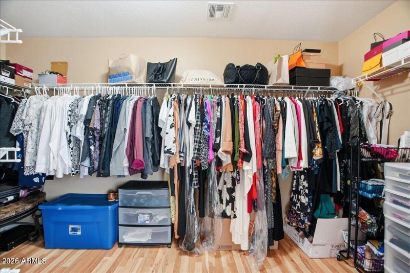 26-2414 W Florentine Rd_RedHogMedia