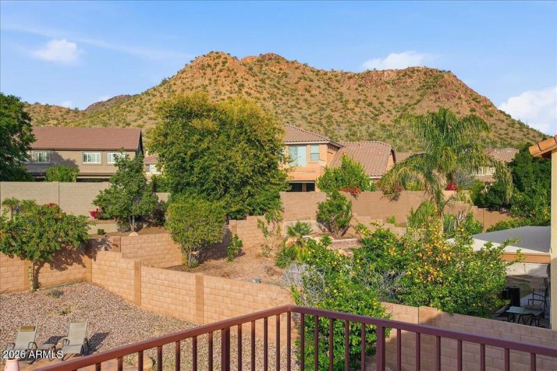 29-2414 W Florentine Rd_RedHogMedia