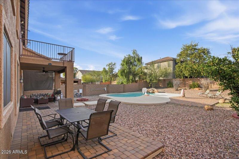 44-2414 W Florentine Rd_RedHogMedia