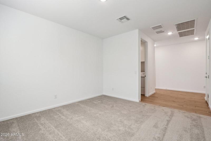 21-web-or-mls-W Camden Ave-S0402-021