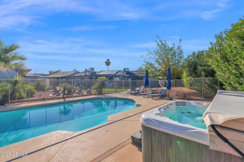 49-web-or-mls-P1481973