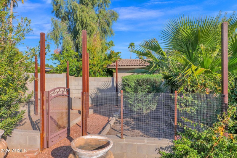 50-web-or-mls-P1481975