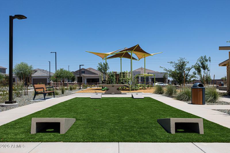 PHX_Miravida_Amenity_Cornhole