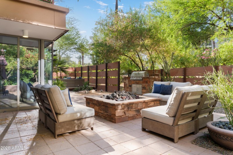 Fire Pit and BBQ